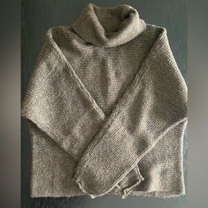 ⭐️Women’s POOF APPAREL brown sweater in size medium